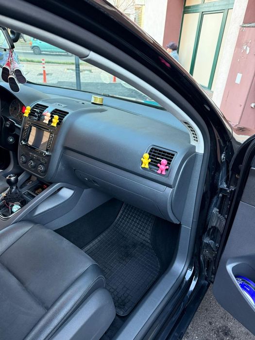 Vând golf 5 an 2009