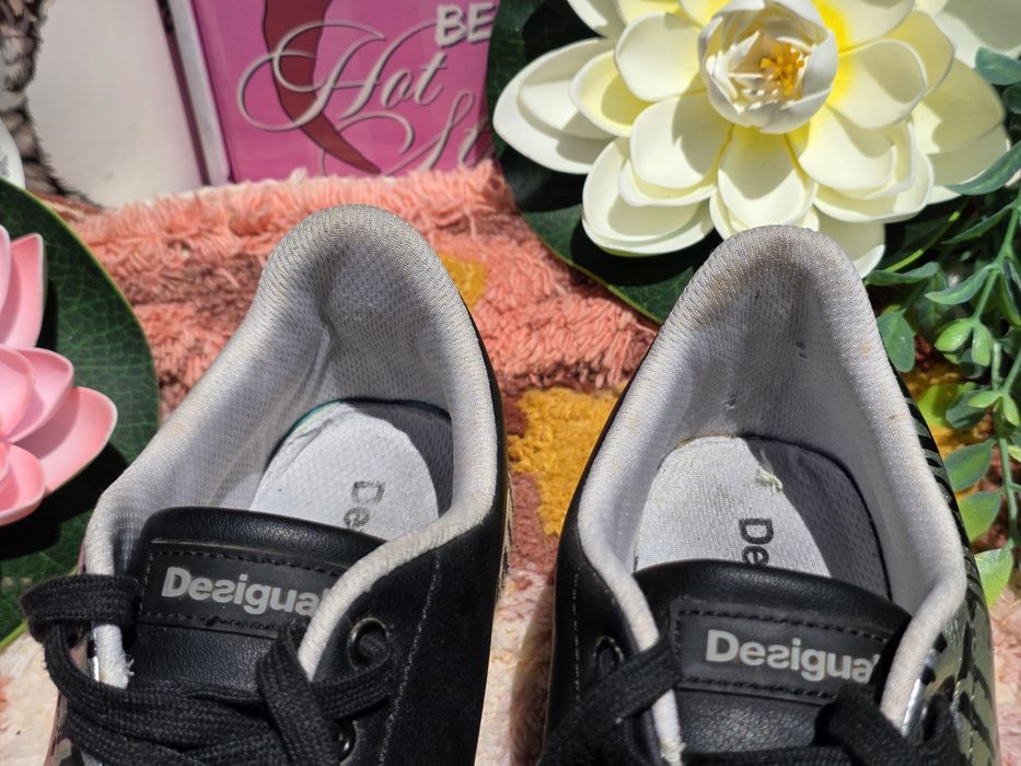 Desigual кецове еко кожа N39