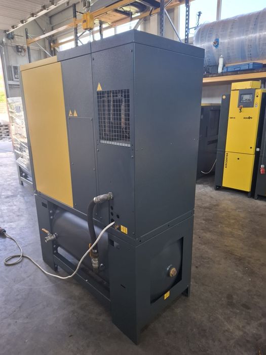 Compresor aer cu surub Kaeser Aircenter SK 24 T cu uscator si rezervor