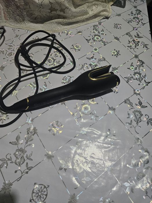 Плойка и автоматических щепцов для завивки