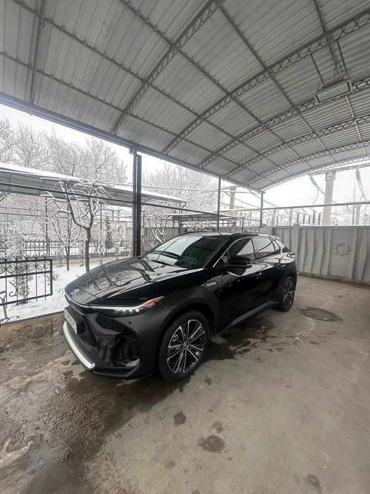 Toyota bz 4x японец