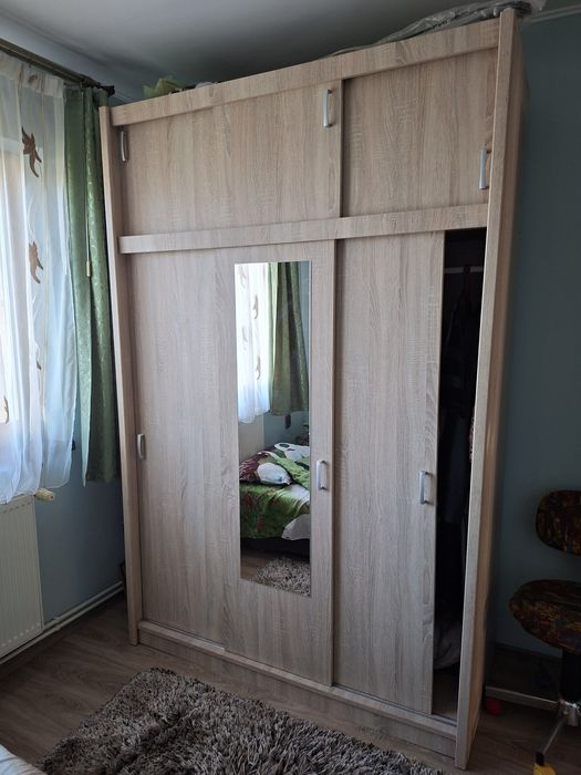 Dressing, în stare foarte bună  !