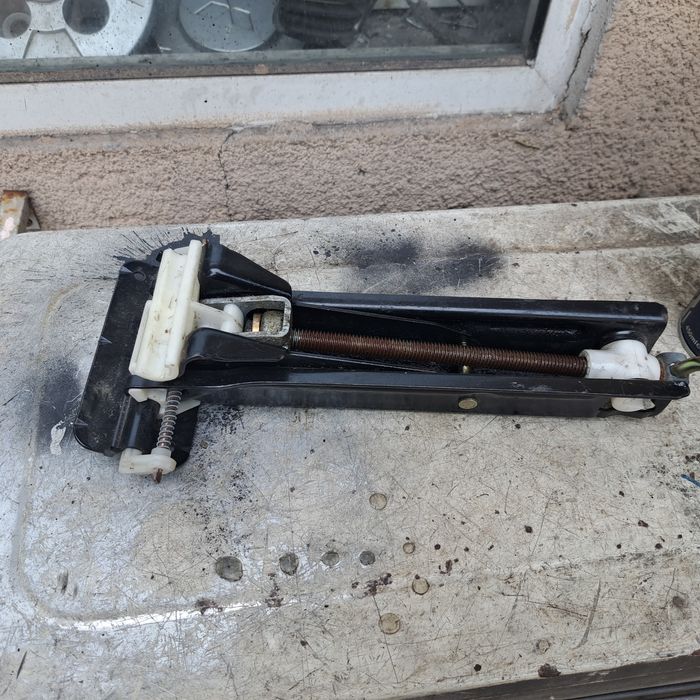 Оригинален крик за Volvo S60.S80.V70 2000/2007г.Renault Laguna 0