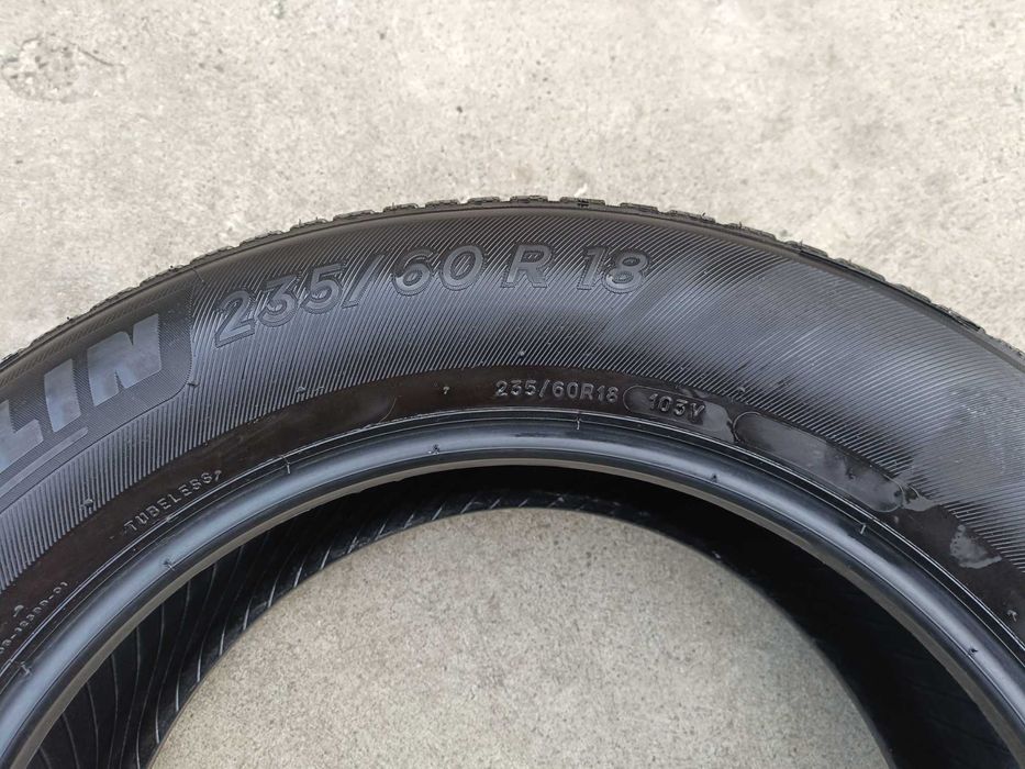 Doua anvelope 235 60 18 Michelin CrossClimate 6,7 mm dot 2022