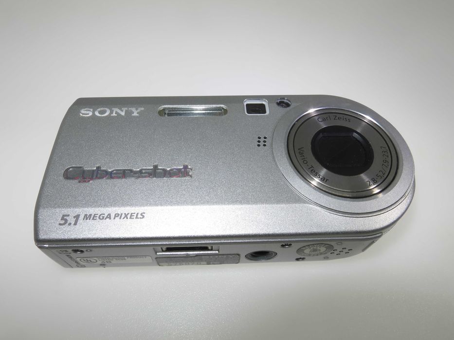 Sony Cyber-shot DSC-P100 ултра компактен цифров фотоапарат, легендарен дизайн един, цифрова камера, сътояние като НОВО работи отлично!