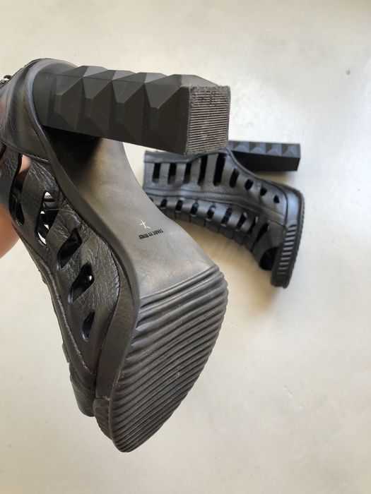 Черни обувки на ток Bianki