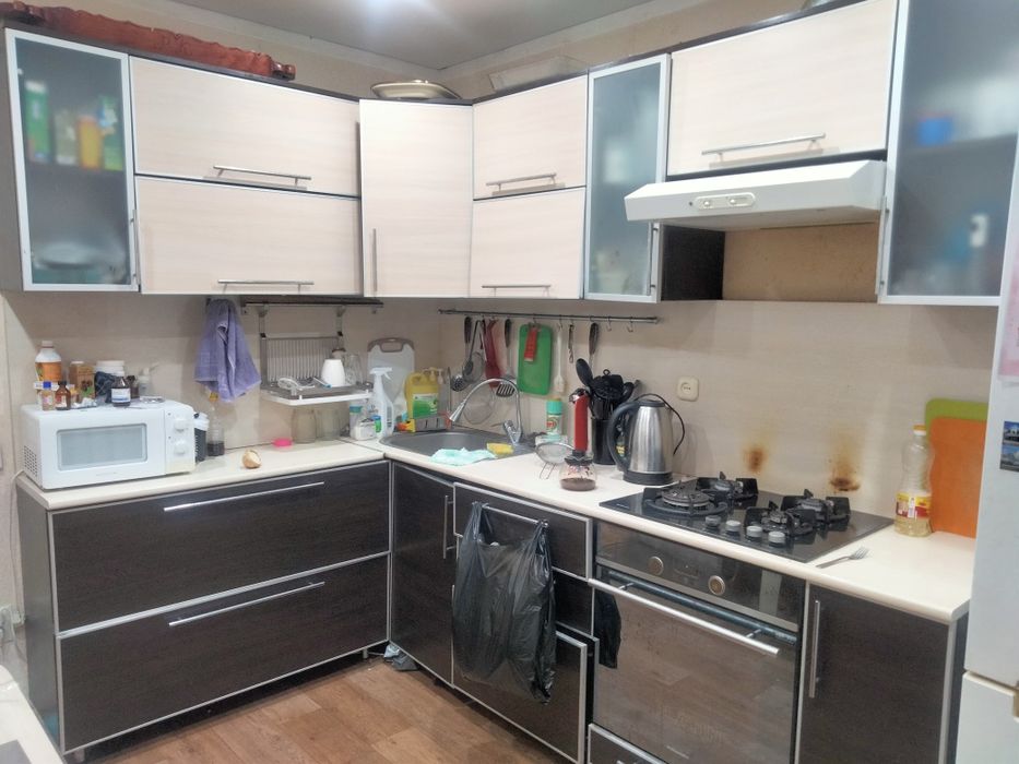 Продам угловую кухню