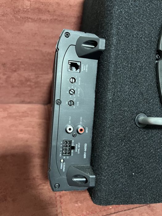Vand subwoofer si amplificator Alpine