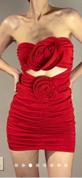 Мини червена рокля