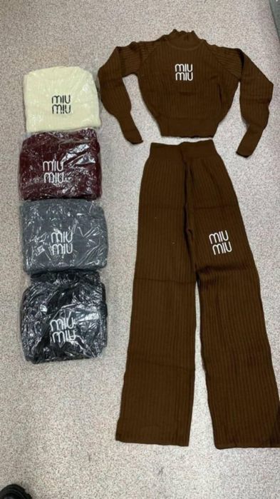 Compleu damă diferite modele