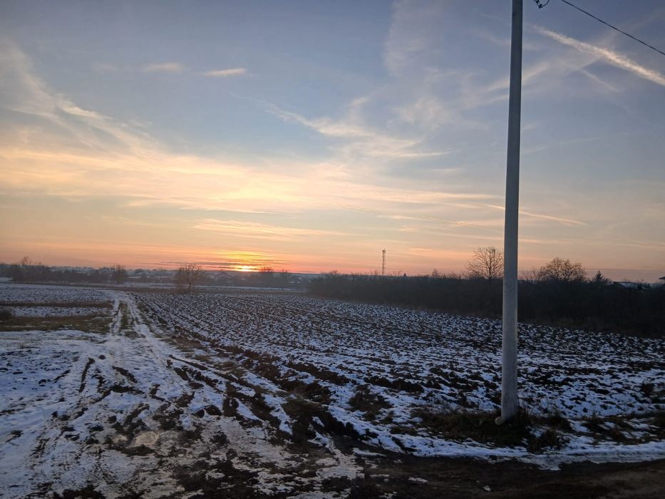 Vând teren intravilan