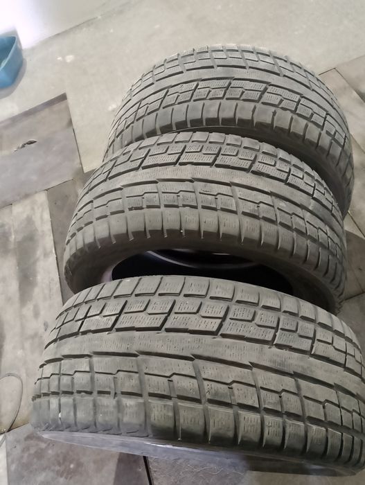 Продам резину три колеса