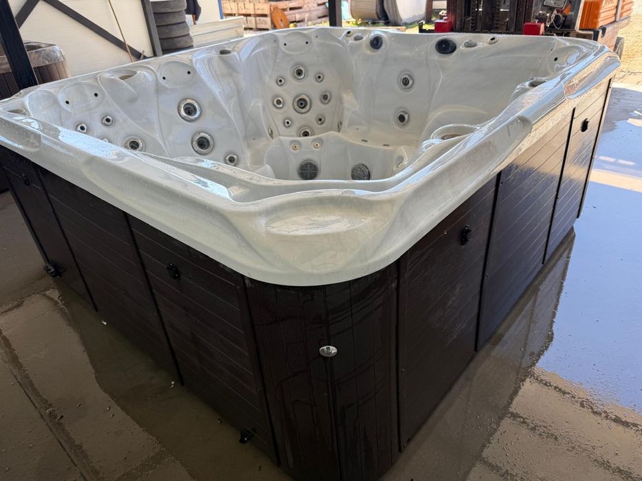 Градински джакузита внос