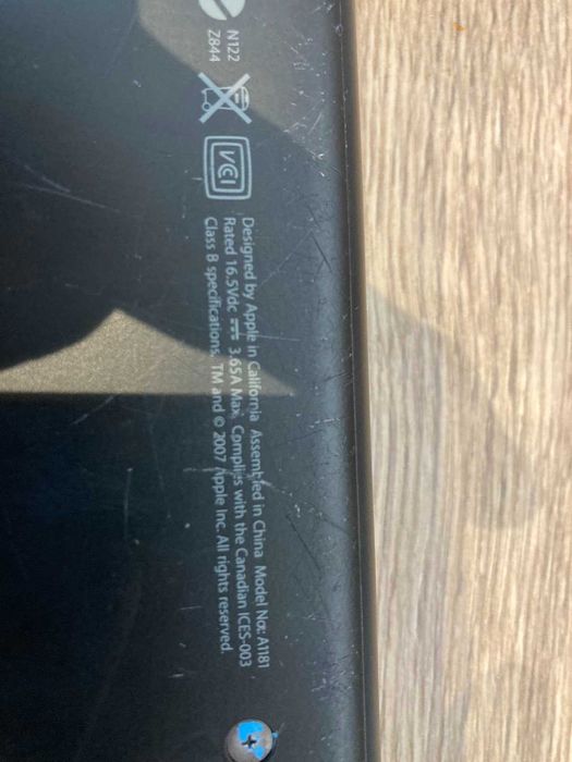 Apple Macbook 2 броя Бял и Черен Black White 2009