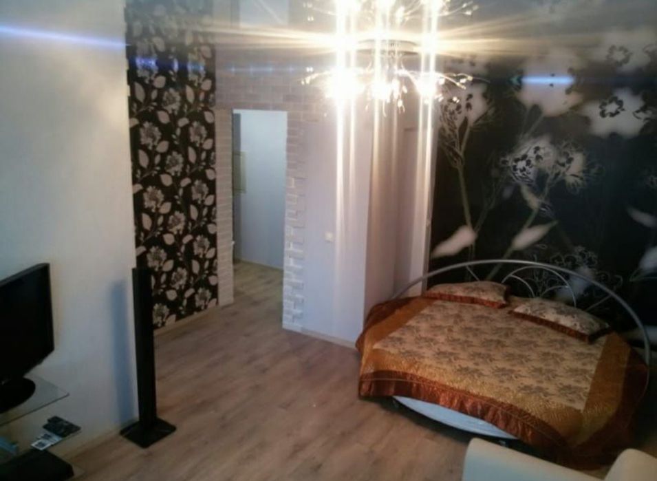 Абая. 1-комнатная в центре