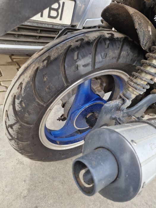 Vând scuter cu toate actele  de 50cc 4t