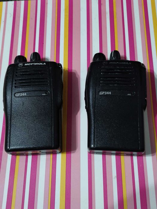 Lot statii Motorola GP3442 2 buc + 2 incarcatoare
