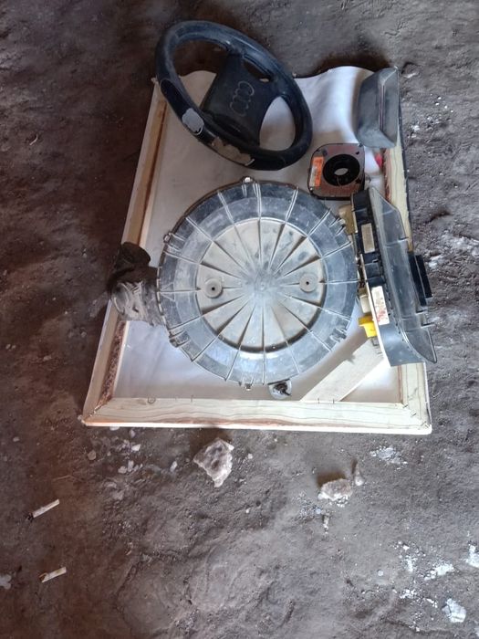 Продам запчасти на Ауди 80