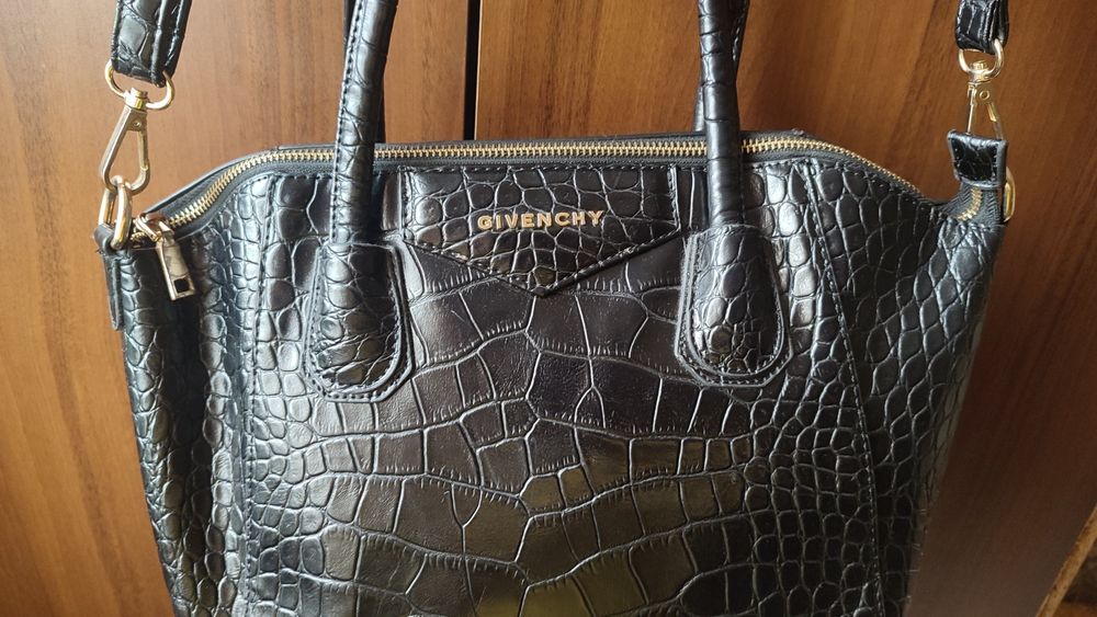Сумка givenchy в отличном состоянии