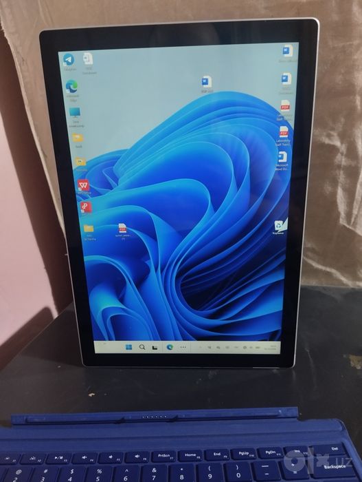 Surface 7 pro. Windows 11. Planshet kompyuter