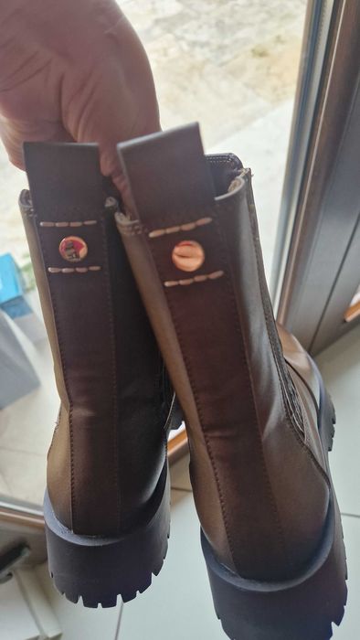 Vand Ghete Zara colectie noua.