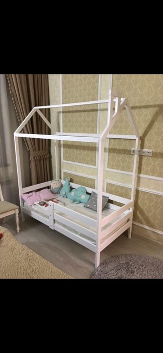 Детская кровать домик