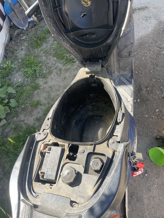 Vand scuter piaggio gilera de 70 cc in 2 t