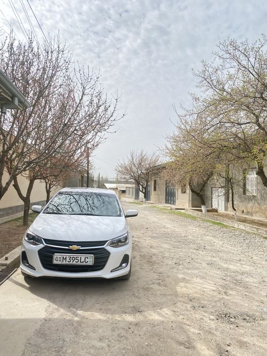 Onix oq turbina mator 1.25 prabeg 65min orqa bagaj chap kriloda petno