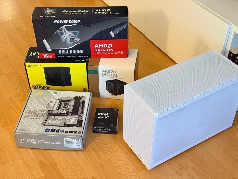 KIT Intel Ultra 7 265K, ROG STRIX B860-G, 7900 GRE 16GB, Corsair 1000W
