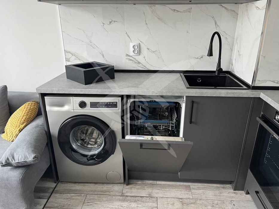 Дава се под наем Двустаен апартамент в София, Банишора - 56 кв.м за 698.19 € - Снимка #1