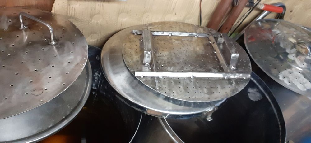 Комплект три съда за вино с поставки и Ел.част