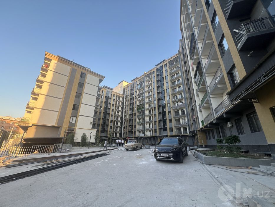 Алгоритм дахаси 31 кварталда 77 кв метрга эга булган квартира сотилади