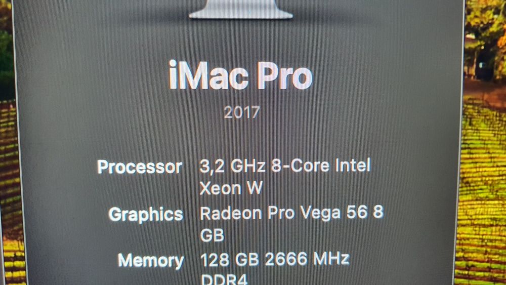 Apple iMac Pro intel Xeon W 8 core 128 GB ram 2TB ssd Vega 56 8GB