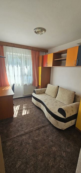 Se da in chirie apartament cu 3 camere pe termen lung