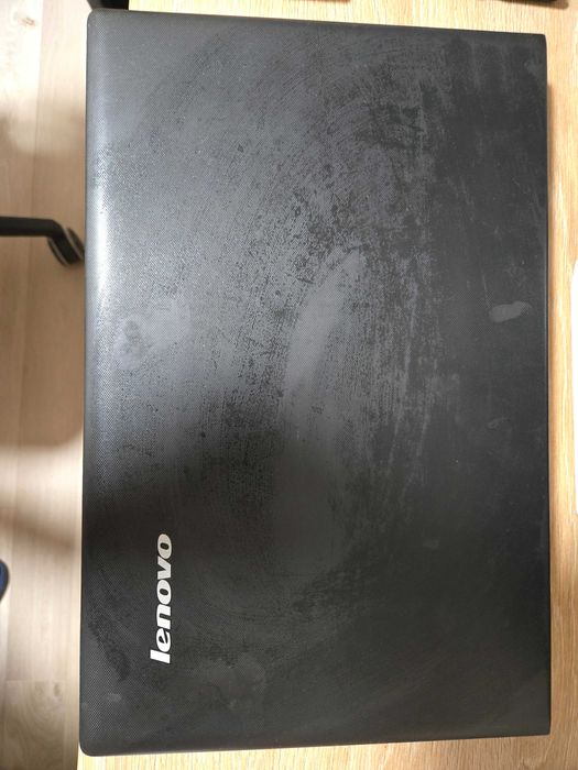Лаптоп Lenovo G700 17.3" — 8GB RAM, 1TB, GeForce GT 720M, Win 10