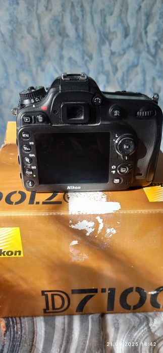 Продам фотоаппарат Nikon D7100