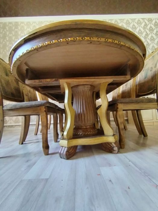 Срочно продам стол со стульями