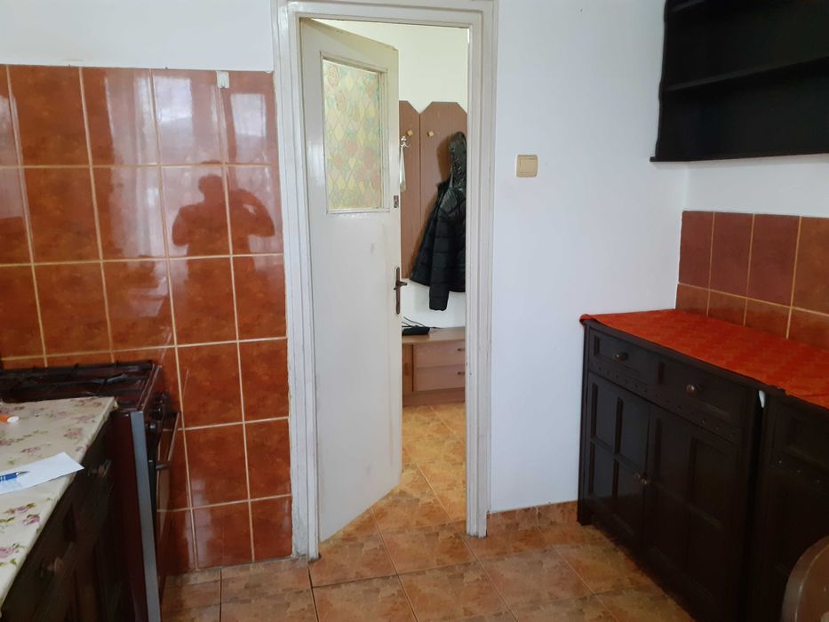 Apartament 2 camere Petroșani zona foarte bună LIDL de închiriat
