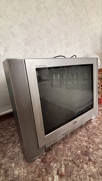 Продам Телевизор LG
