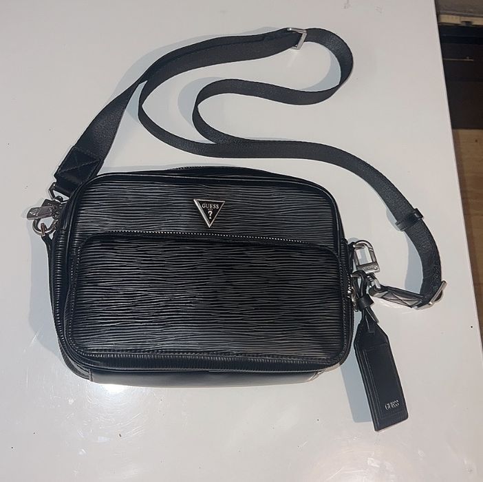 Мъжка чанта на guess