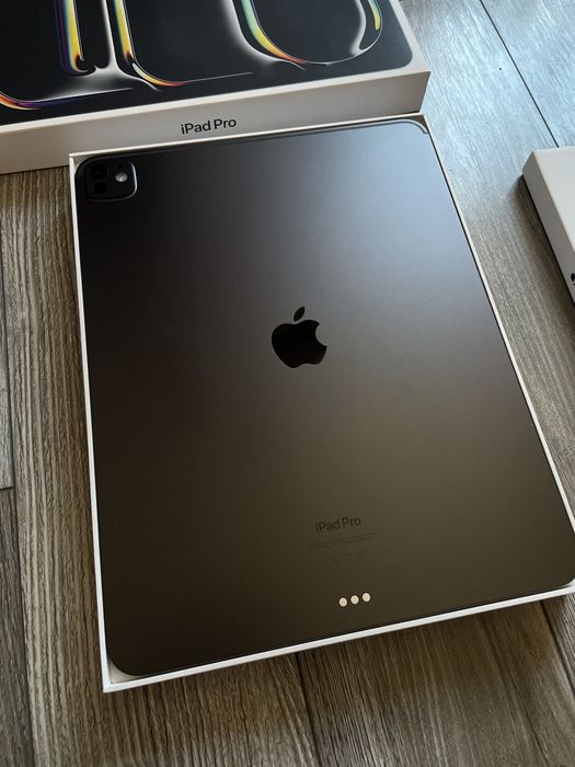 iPad Pro 13” M4 (2024) 512GB Wi-Fi Space Black + Apple Pencil Pro + Застраховка до 09/2027