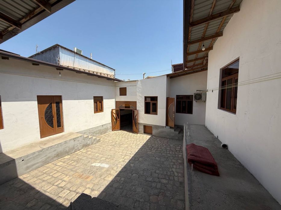 Tayyor 2.7 sotiqli hovli markazdan