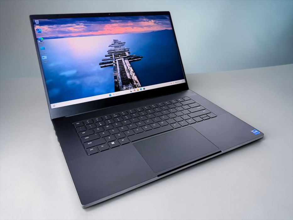 Razer Blade 15.6" 2.5K QHD 240Hz Intel Core i7-12800H 16GB DDR5 1TB SSD RTX 3070Ti Геймърски лаптоп