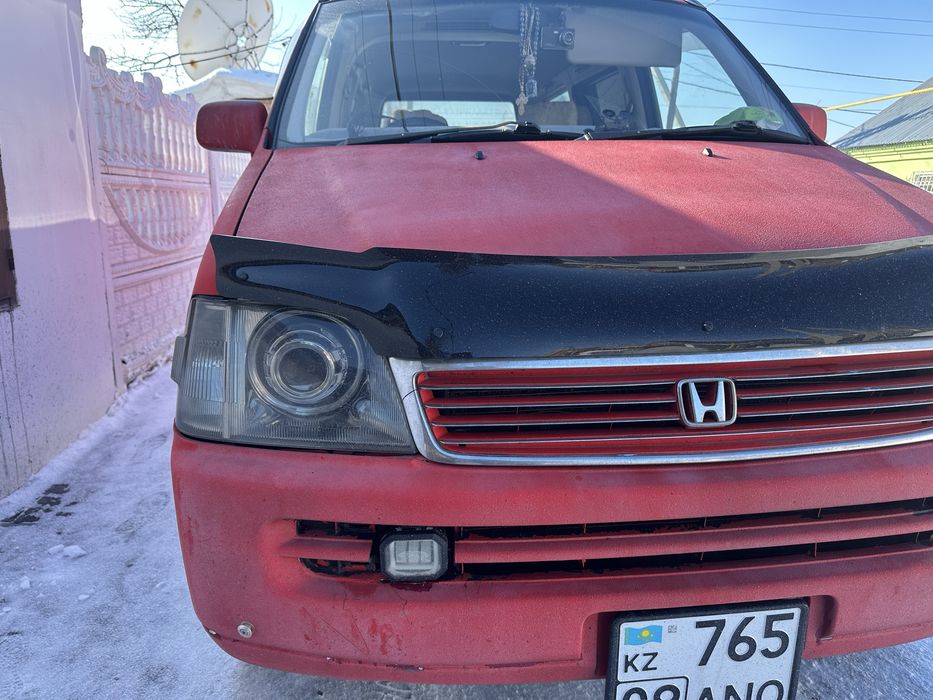 Фары на Honda Stepwgn