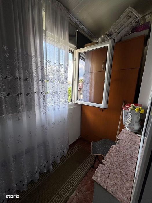De vanzare apartament cu 2 camere si balcon, zona Cresei 50.000 euro