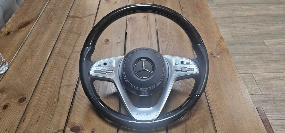 Mercedes Maybach волан