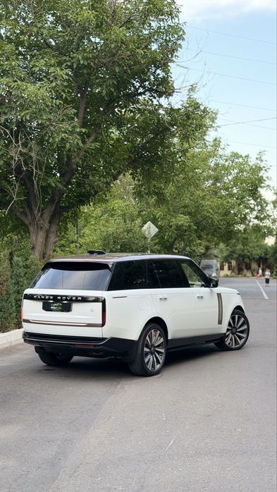 Range rover SV P615