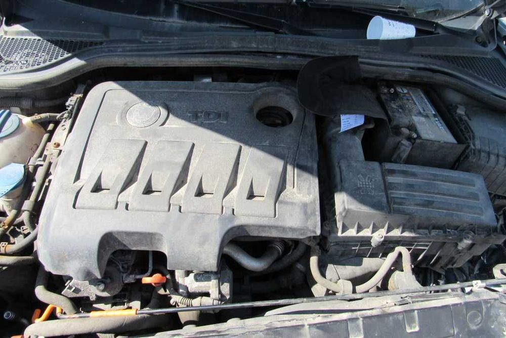 motor cfhc 2.0 tdi  vw caddy an 2014 cutie viteze