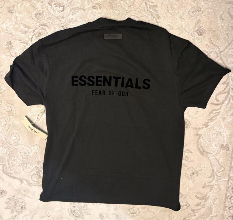 Tricou essentials