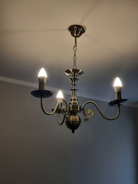 Продается люстры